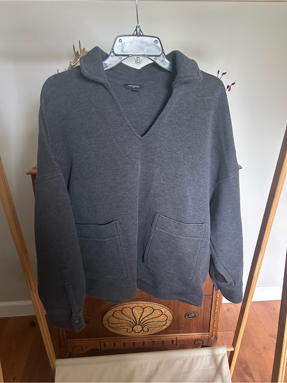 Banana Republic Charcoal Gray V-Neck Pullover Sweater